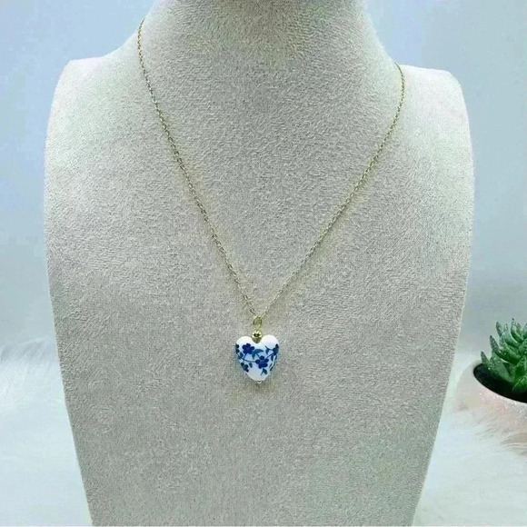 Vintage Porcelain Heart Pendant Necklace - Picture 2 of 4